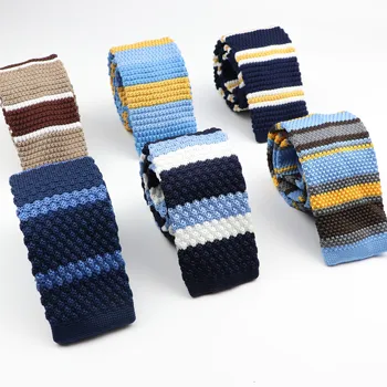 Мужской полосатый вязаный галстук Узкий вязаный галстук Шириной 5,5 см в тонкую точку Gravatas Классические галстуки Дизайнеры пряжи для вязания