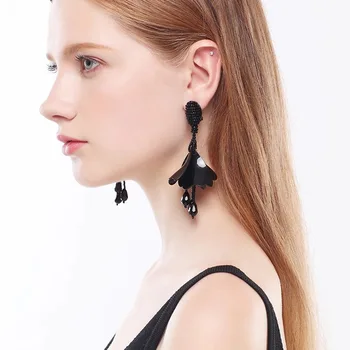 Создание модных высококачественных преувеличенных сережек в виде поп-лепестков, женская клипса для ушей с кисточкой в длинном стиле