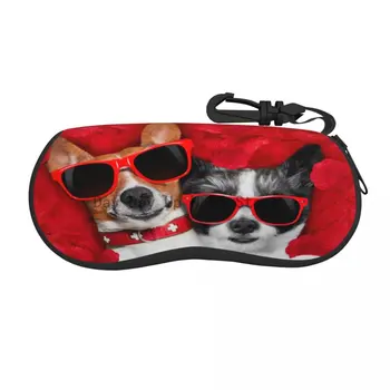 Футляр для очков Мягкая сумка для очков Собаки, лежащие на клумбе с розами Переносная коробка для солнцезащитных очков Сумка для очков